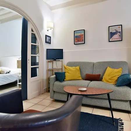 L'amuros - Wifi- 200m Apartment